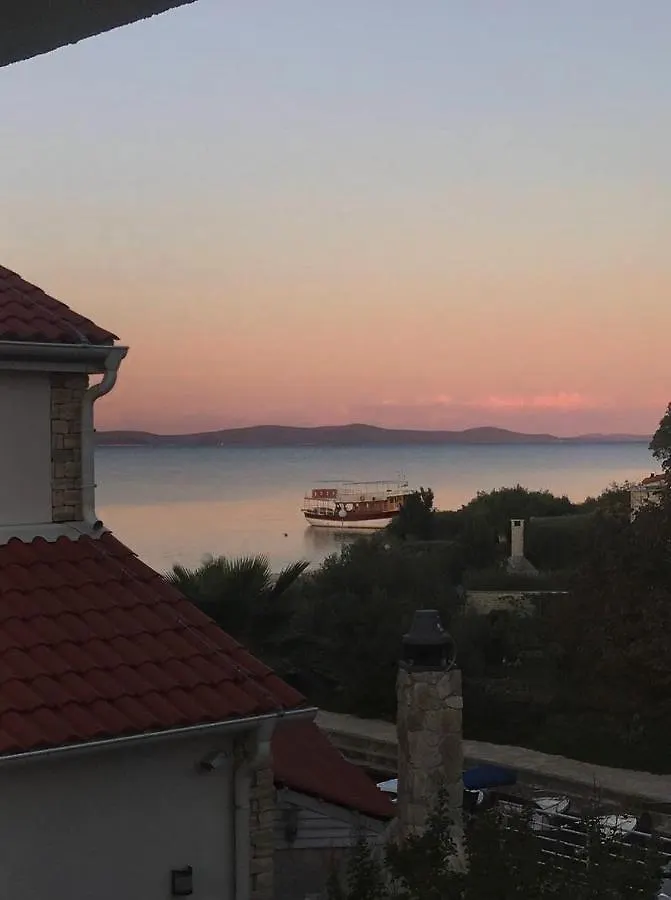 Apartment Luce Marina Petrcane 0*,  Croatia