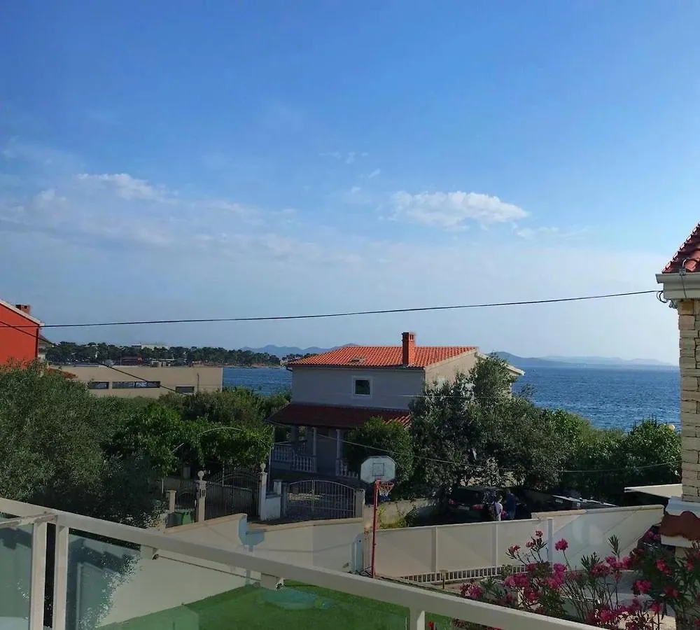 Apartment Luce Marina Petrcane