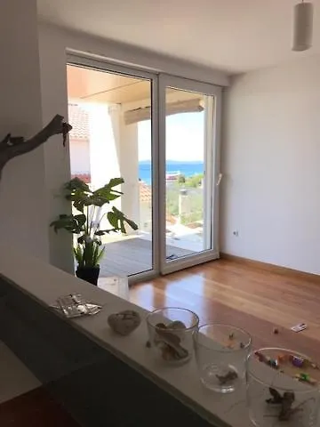 Apartment Luce Marina Petrcane
